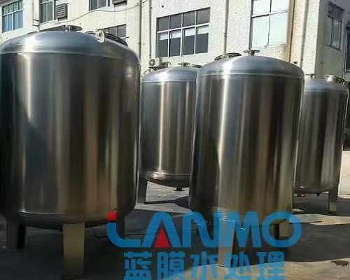 1731572765128703.jpg 不銹鋼純水箱.jpg