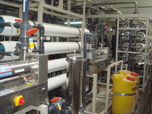 制藥純化水應(yīng)該如何制備？純化水設(shè)備哪個好？-藍(lán)膜