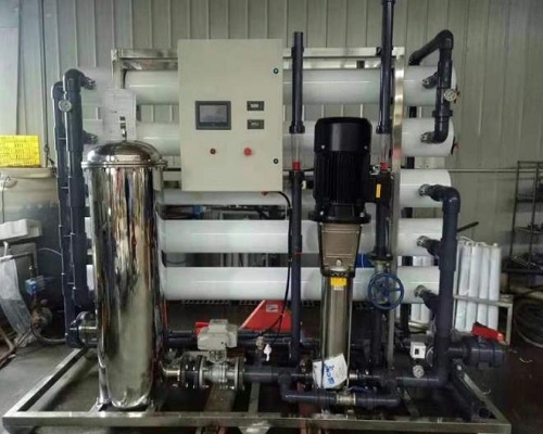 工業純水設備常用的工藝流程介紹-藍膜